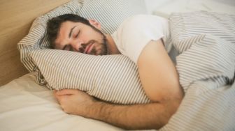 5 Arti Mimpi Balikan Sama Mantan, Tak Selalu Berarti Belum Move On