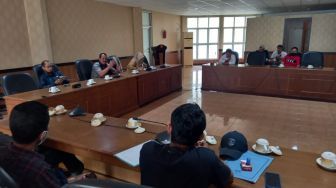 Warga Desa Polewali Minta Jembatan Dipermanenkan