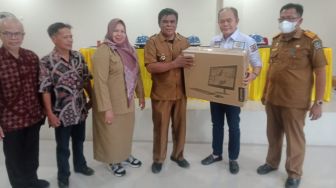 20 Desa di Bone Dapat Bantuan Perpustakaan