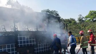 Bus MGI Jurusan Palabuhanratu - Bogor Terbakar Dekat Gerbang Tol Ciawi