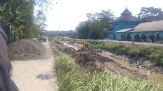 Selokan Mataram Ditutup, BPBD sleman Distribusikan Air Bersih ke Wilayah yang Kekeringan