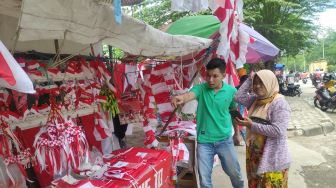 Penjual Bendera di Balikpapan Rela Jika Memang Ditertibkan Pemkot: Kita ini Cuma Rakyat Kecil