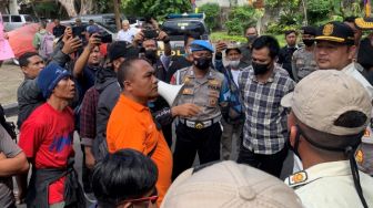 Pedagang Cincau di Jalan Raya Bandung - Cianjur Gelar Aksi, Minta Kejelasan Rest Area Citarum