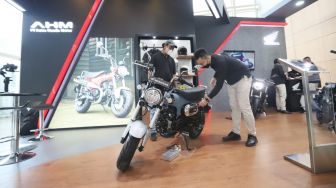 Motor Baru Honda ST125 Dax dan New Honda ADV160 Hadir di GIIAS 2022