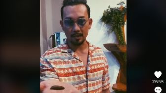 VIDEO Gus Samsudin Temukan Benda 'Keramat' di Rumah Denny Sumargo, Pesulap Merah Diminta Menjelaskan