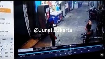 Seorang Pria Diduga ODGJ Tombak Rumah Tetangga di Cengkareng, Pemilik: Rumah Saya Selalu Jadi Incaran