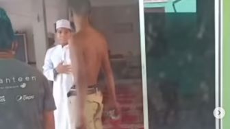 Video Viral Preman Datangi Masjid dan Pukuli Tahfidz Anak-anak yang Sedang Mengaji