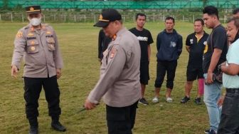 Pemain Sepak Bola Bernomor Punggung 13 Meninggal Tersambar Petir di Lapangan Korpri Cisaat