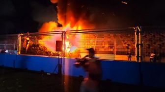 Satu Mobil Terbakar Saat Acara Jakarnaval di Sirkuit Formula E Jakarta