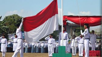 LIVE STREAMING: Upacara Penurunan Bendera Merah Putih di Istana Merdeka