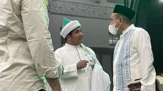 Momen Edy Rahmayadi Bertemu Tuan Guru Batak Usai Salat Subuh