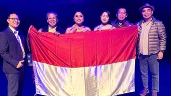 Membanggakan! Penyanyi Indonesia Nike Adiba Juara Pertama Lomba Karaoke Sedunia