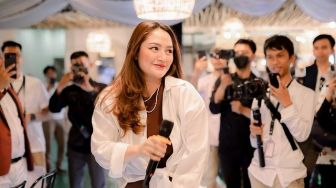 10 Momen Siti Badriah Tampil di Kafe Ayu Ting Ting, Berebut Saweran dari Ayah Rozak