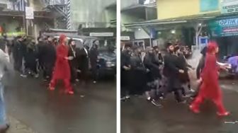 Viral Pesulap Merah Pimpin Gus Samsudin dkk di Karnaval 17 Agustusan, Warganet: Menuju Jalan Yang Benar