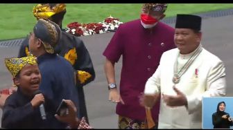 Asik Berjoget saat Farel Prayoga Mendendangkan Lagu Ojo Dibandingke, Prabowo Subianto: Diizinkan Presiden