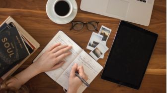 5 Tips Konsisten Menulis Diary, Yuk Terapkan!