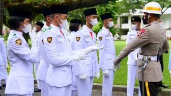 Tim Pancasila Sakti Siap Bertugas pada Upacara Penurunan Bendera Sang Merah Putih di Istana Merdeka