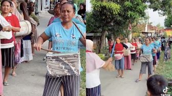 Viral Video Emak-Emak di Jateng Latihan Marching Band Alat Dapur Demi Ramaikan HUT RI, Netizen: Gak Ada Lawan