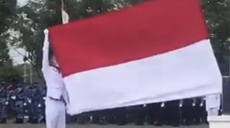 Viral Video Paskibraka Kubu Raya Lakukan Gerakan Berputar Sadar Bendera Tergulung Tuai Pujian Netizen: Bangga