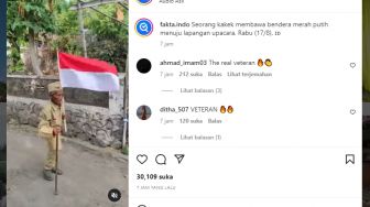 Haru, Seorang Kakek Bawa Bendera Merah Putih ke Lapangan Upacara, Warganet: The Real Veteran