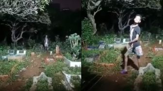 Viral Aksi Remaja Berlenggok Bak Model di Area Kuburan, Aksinya Dikecam Warganet: Saling Menghormati Bisa?