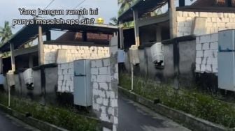 Bangun Pagar Rumah Pakai Kulkas dan Mesin Cuci Bekas, Warganet: Irit Batu Bata