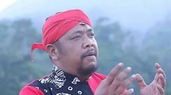 Mengenal Profil Abah Lala, Penyanyi Asli Lagu "Ojo Dibandingke" yang Sampai Nangis Cerita Perjuangan Bikin Lagunya