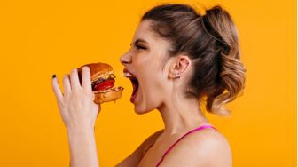 6 Cara Ampuh Mengatasi Emotional Eating agar Terhindar dari Obesitas