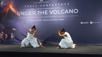 Pentas Teater Under the Volcano: Saat Minangkabau Dibayangi Letusan Gunung Merapi