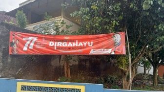 Warga Sesalkan Pencopotan Spanduk HUT RI Milik  Anggota DPR-RI Paryono