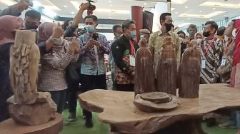 Bentuk Terima Kasih ke Yogyakarta, Pemilik Mebel Kayu Ini Hadiahi Sultan Meja Makan 100 Tahun