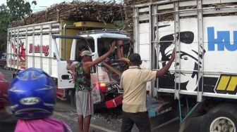 Truk Tabrak Bus Sugeng Rahayu di Ngawi, Tiga Korban Terjepit