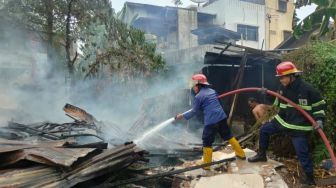 Terungkap! Ini Penyebab Kebakaran Lapak Pedagang di Jalan Raya Jakarta Bogor
