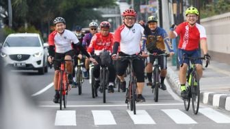 Dalam rangka HUT Ke77 Kemerdekaan Republik Indonesia, para pecinta sepeda (goweser) Bank BTN yang tergabung dalam BTN Cycling Community (BCC) menyelenggarakan gowes santai menyusuri 77 KM di wilayah DKI dengan sejumlah lokasi perkotaan dari kantor pusat BTN di Harmoni menuju PIK 2, Kelapa Gading, Cawang, Kuningan dan berakhir finish di halaman kantor pusat Bank BTN. (Dok: BTN)