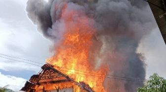 Rumah Pimpinan Dayah di Lueng Bata Hangus Terbakar