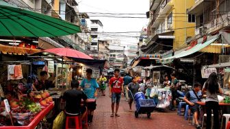 Pedagang Kaki Lima Jualan Gunakan Mobil, Warganet: Minder Duluan Lihatnya