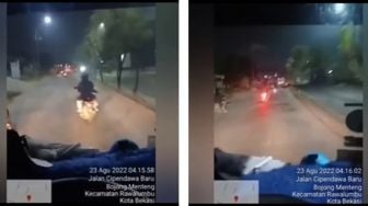 Meresahkan! Viral Gerombolan Diduga Gangster Bawa Celurit Kepung Jalan Cipendawa Bekasi Subuh-subuh