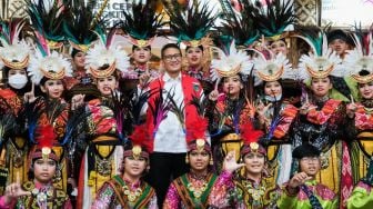 Sandiaga Lepas Puluhan Pelajar SMP Lomba Tari-Musik di Turki: Bangga Generasi Muda Promosikan Budaya Indonesia