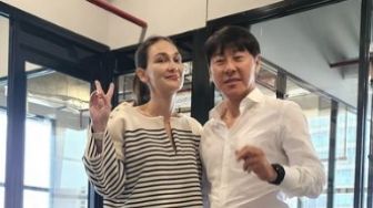 Shin Tae-yong Pamer Foto Bareng Luna Maya Malah Dilapori Netizen Soal Nadeo dan Kambuaya Berantem