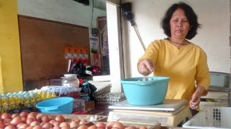 Harga Telur Alami Kenaikan, Pedagang di Cianjur Malah Meringis, Ini Penyebabnya