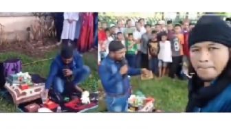 Viral Pria Bongkar Trik Pengobatan Berkedok Agama di Masjid, Publik Berterima Kasih kepada Pesulap Merah