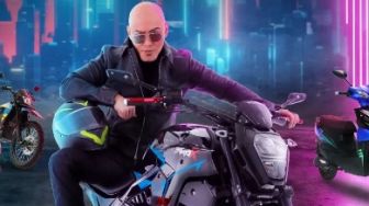 Gagahnya Deddy Corbuzier Tunggangi Motor Sport Listrik yang Sangar, Spesifikasinya Bikin Penasaran