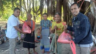 Pena Batas Berbagi Kasih Dengan Warga Lansia di Ta’aba Kabupaten Malaka