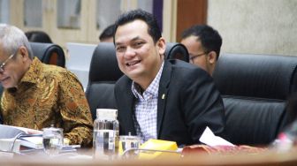 Serap 32,1 Juta Tenaga Kerja dan Tingkatkan Produktivitas UMKM, Martin Manurung Apresiasi Program KUR BRI