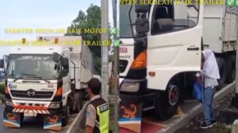 Enggak Ada Saingan, Pelajar Ini Pergi Sekolah Diantar Pakai Truk