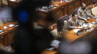 Kapolri Jenderal Pol Listyo Sigit Prabowo  mengikuti rapat kerja dengan Komisi III DPR di Kompleks Parlemen, Senayan, Jakarta, Rabu (24/8/2022). NTARA FOTO/Aprillio Akbar