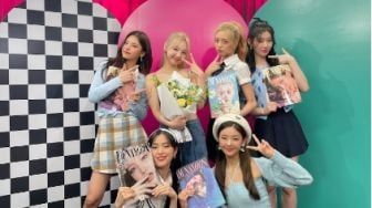 Jadi Senior Baik Hati, Nayeon TWICE Bagi-bagi Hadiah untuk NMIXX dan ITZY