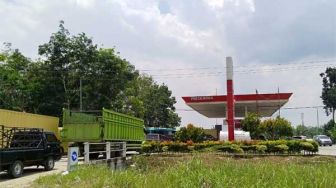 Antrean Panjang di SPBU Siak, Sopir Ngaku Tunggu Giliran sampai 3 Jam