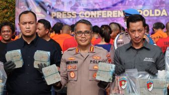 Polda Banten Sita Duit Judi Rp947 Juta dari 65 Tersangka