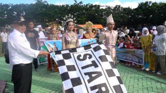 Turis Korsel & Filipina Ramaikan Karnaval Budaya FTL 2022 di Banggai